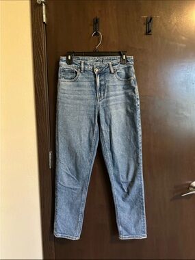 American Eagle Outfitters High-Rise Light Blue Jeans